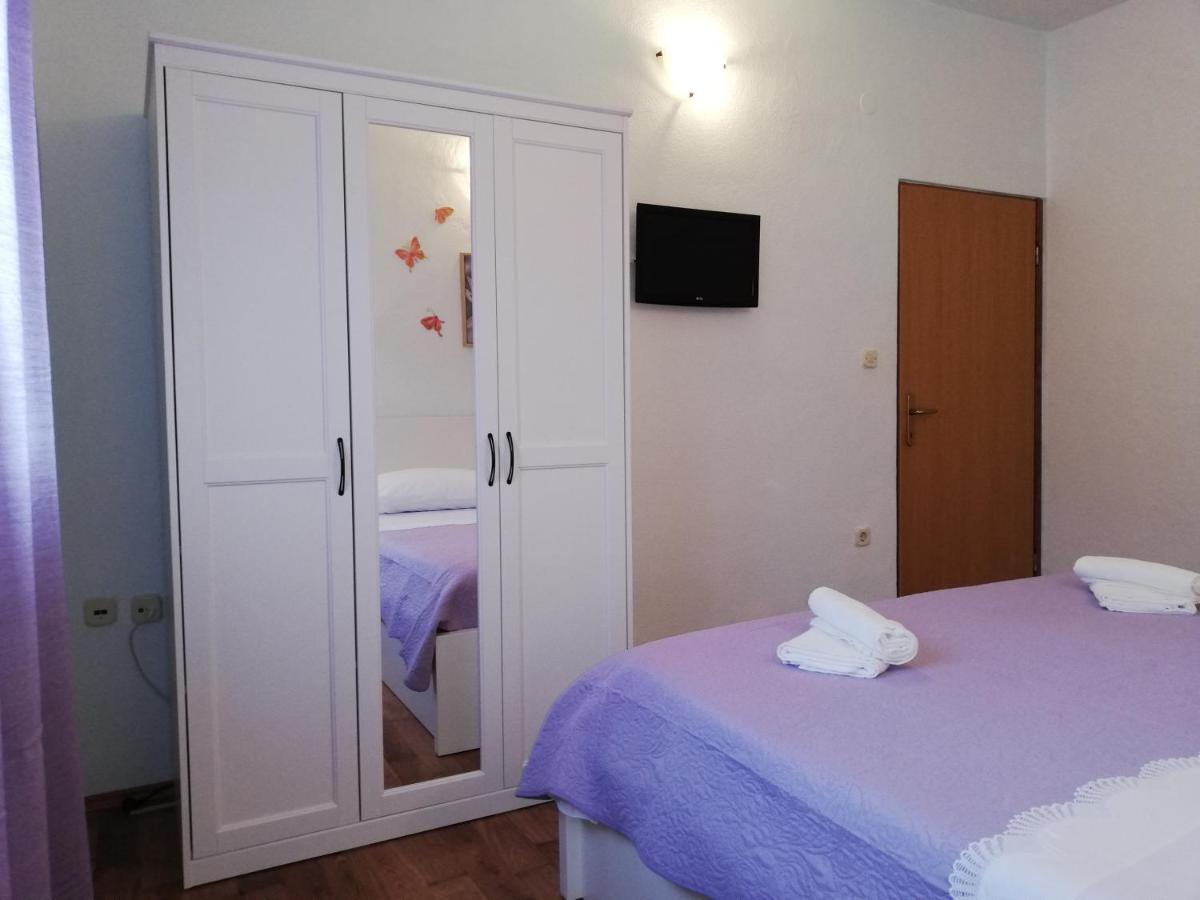 Apartment Pecarevic - A Holiday With A Stunning View Vis Exteriör bild