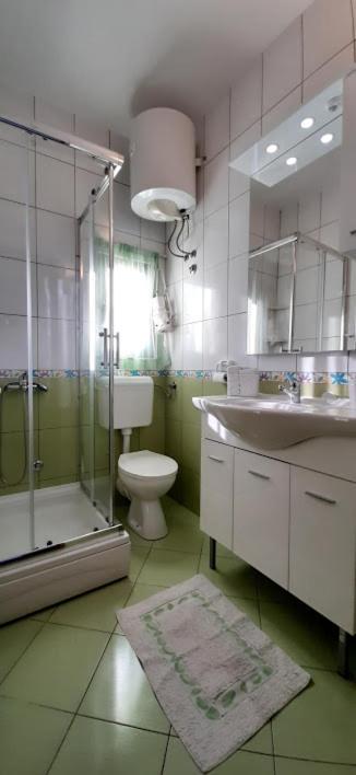 Apartment Pecarevic - A Holiday With A Stunning View Vis Exteriör bild