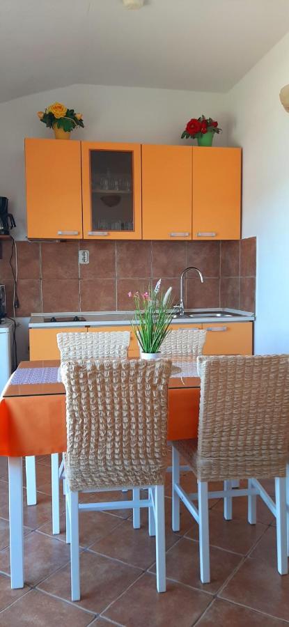 Apartment Pecarevic - A Holiday With A Stunning View Vis Exteriör bild