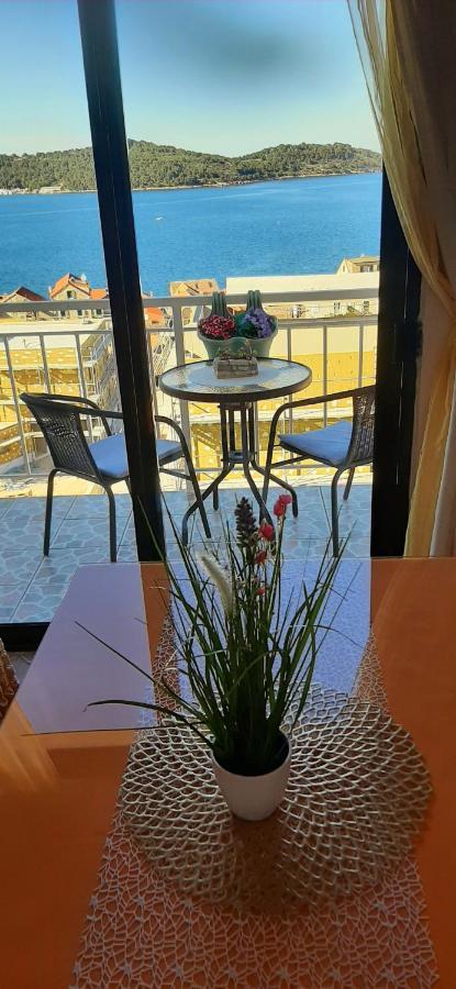 Apartment Pecarevic - A Holiday With A Stunning View Vis Exteriör bild
