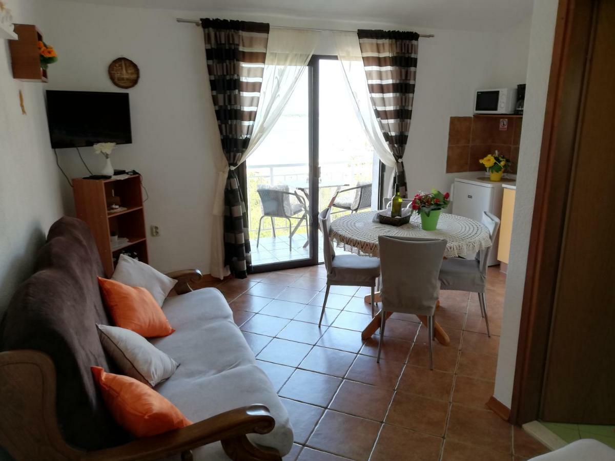 Apartment Pecarevic - A Holiday With A Stunning View Vis Exteriör bild