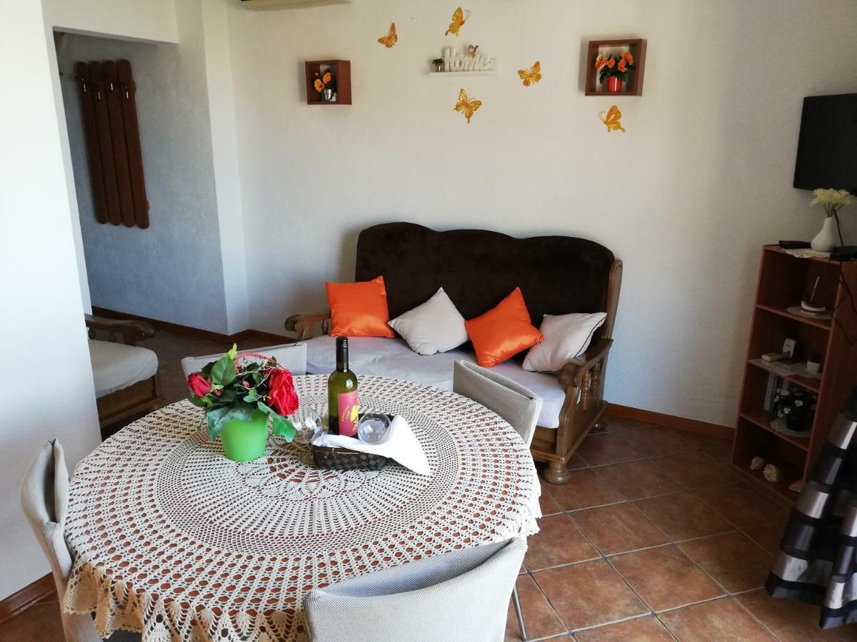 Apartment Pecarevic - A Holiday With A Stunning View Vis Exteriör bild