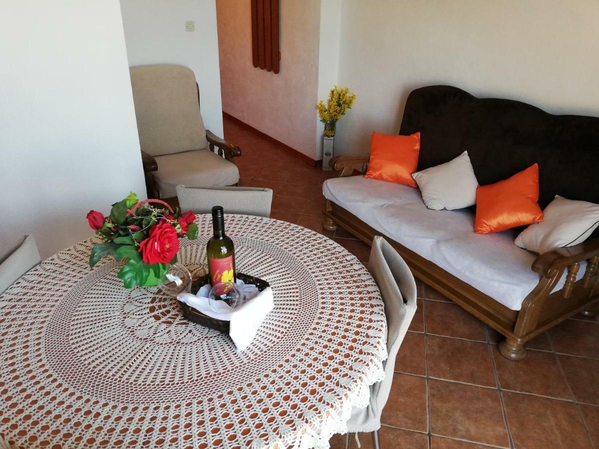 Apartment Pecarevic - A Holiday With A Stunning View Vis Exteriör bild