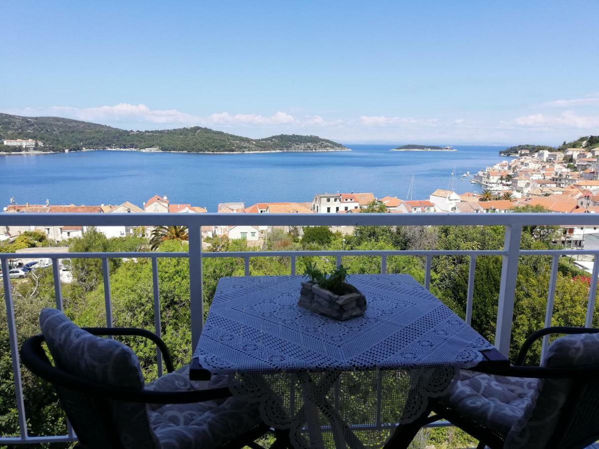Apartment Pecarevic - A Holiday With A Stunning View Vis Exteriör bild