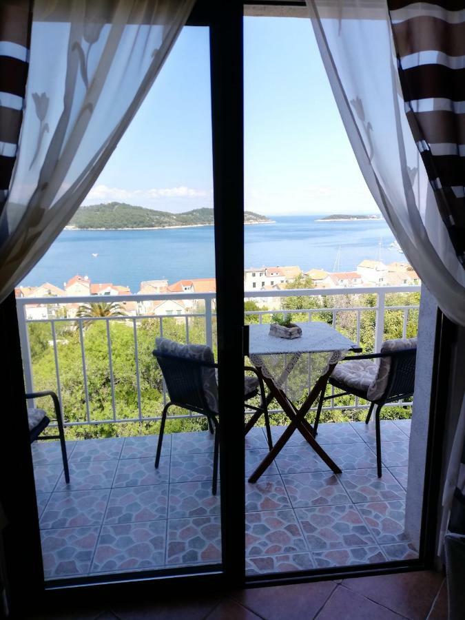Apartment Pecarevic - A Holiday With A Stunning View Vis Exteriör bild
